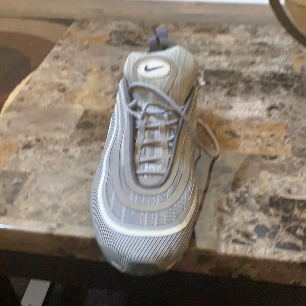 Men’s sneaker